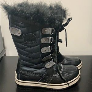 Girls Sorel Snow Boots, Black, Size 1